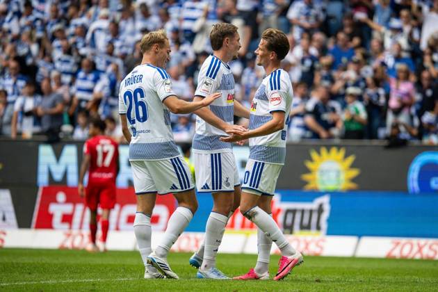 3.Liga MSV Duisburg - Würzburger Kickers ** NUR FÜR REDAKTIONELLE ZWECKE ** EDITORIAL USE ONLY **<p>Fußball 3.Liga MSV Duisburg - Würzburger Kickers am 29.08.26 in der Schauinsland-Reisen Arena in Duisburg Torjubel zum 3:0 durch Christian Viet ( Duisburg ) Duisburg Copyright: JakobxKlos