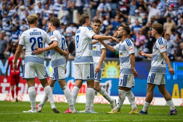 3.Liga MSV Duisburg - Würzburger Kickers ** NUR FÜR REDAKTIONELLE ZWECKE ** EDITORIAL USE ONLY **<p>Fußball 3.Liga MSV Duisburg - Würzburger Kickers am 29.08.26 in der Schauinsland-Reisen Arena in Duisburg Torjubel zum 3:0 durch Christian Viet ( Duisburg ) Duisburg Copyright: JakobxKlos