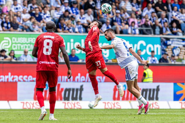 3.Liga 3.Spieltag: MSV Duisburg - FC Würzburger Kickers; 29.08.2026 Ivan Franjic (FC Würzburger Kickers, 37), Rasim Bulic (MSV Duisburg, 6) 3.Liga 3.Spieltag: MSV Duisburg - FC Würzburger Kickers; Schauinsland-Reisen-Arena, Duisburg, 29.08.2026 DFB regulations prohibit any use of photographs as image sequences and or quasi video. Copyright: xBEAUTIFULxSPORTS Buriakovx
