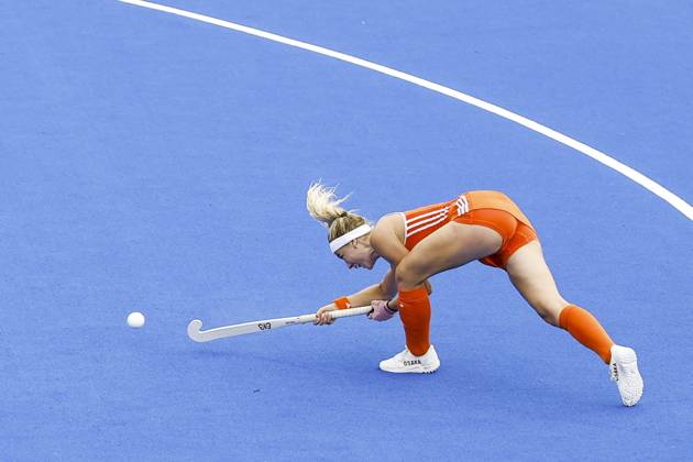 AMSTELVEEN - Yibbi Jansen of the Netherlands scores the 1-0 during the Hockey World Cup final between the Netherlands and Argentina at the Wagener Stadium. BAS CZERWINSKI ANP xVIxANPxSportx xxANPxIVx 566510863 originalFilename: 566510863.jpg
