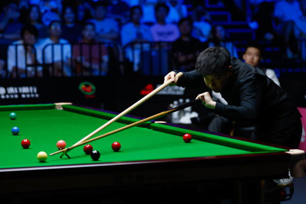 (260829) -- WUHAN, Aug. 29, 2026 -- Zhao Xintong competes during the final match between Zhao Xintong of China and Chang Bingyu of China at Wuhan Open 2026 snooker tournament in Wuhan, central China s Hubei Province, Aug. 29, 2026. ) (SP)CHINA-SNOOKER-WUHAN OPEN (CN) WuxZhizun 
