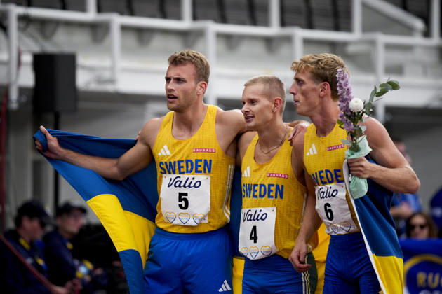 260829 Karl Wallgren, Carl Bengtström and Oskar Edlund of Sweden after competing in men™s 400m hurdles during day 1 of the athletics gala Finnkampen on August 29, 2026 in Helsinki. Photo: Kalle Parkkinen BILDBYRAN COP 18 XY0124 friidrott athletics friidrett finnkampen day 1 bbeng dag 1 Copyright: KALLExPARKKINEN BB260829BB671
