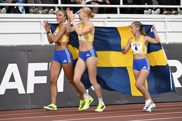 HELSINGFORS, FINLAND 20240829 Sveriges LinnÃ a Frobe, Moa Granat och Hanna Karlsson i damernas 400 m häck under Finnkampen i friidrott mellan Finland och Sverige pa Olympiastadion i Helsingfors. Helsingfors FINLAND x10350x