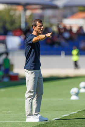 Sergio Ferreira head coach Of Fc Alverca seen during Betclic League game between teams of Fc Alverca and CD Santa Clara in complexo desportivo Fc Alverca (Luis Loureiro Ball Raw Images) Alverca Complexo Desportivo Fc Alverca Portugal Copyright: xLuisxLoureirox LuisloureiroALVERCAStaclara-1861