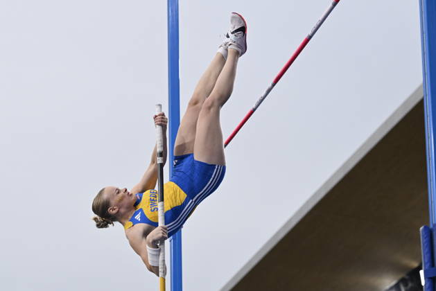 HELSINGFORS, FINLAND 20240829 Sveriges Kajsa Roth i damernas stav under Finnkampen i friidrott mellan Finland och Sverige pa Olympiastadion i Helsingfors. Helsingfors FINLAND x10350x