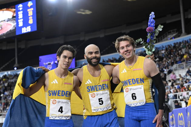 HELSINGFORS, FINLAND 20240829 Sveriges Filip Olsson, Jean-Christian Zirignon (som vann) och Linus Pihl efter herrarnas 100 m under Finnkampen i friidrott mellan Finland och Sverige pa Olympiastadion i Helsingfors. Helsingfors FINLAND x10350x