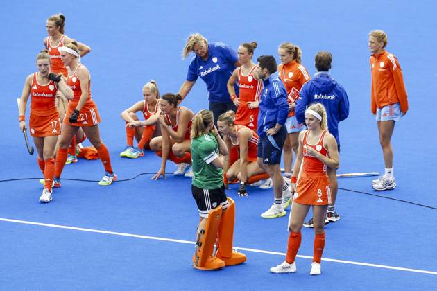 AMSTELVEEN - Dutch players react after losing the Hockey World Cup final between the Netherlands and Argentina at the Wagener Stadium. BAS CZERWINSKI ANP xVIxANPxSportx xxANPxIVx 566518355 originalFilename: 566518355.jpg