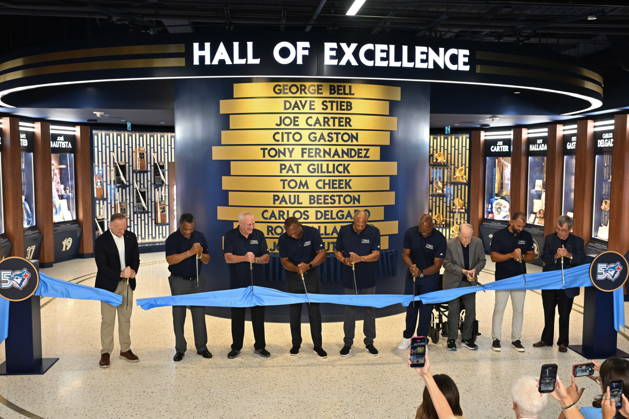 August 29, 2026, Toronto, On, CANADA: Former and current Toronto Blue Jays players and management, from left, Mark Shapiro, George Bell, Dave Stieb, Joe Carter, Cito Gaston, Carlos Delgado, Jose Bautista, Paul Beeston and Pat Gillick open the team s new Hall of Excellence at Rogers Centre in Toronto on Saturday, Aug. 29, 2026. Canada News - August 29, 2026 - ZUMAc35_ 20260829_zaf_c35_020 Copyright: xJonxBlackerx