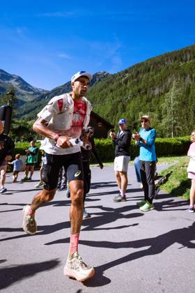 ULTRA TRAIL DU MONT BLANC A CHAMONIX PHOTOPQR LE DAUPHINE Louise RAYMOND ; Chamonix-Mont-Blanc ; 29 08 2026 ; Chamonix (Haute-Savoie) le 28 août 2026. UTMB épreuve phare 175km et près de 10000m de dénivelé au départ de Chamonix, autour du Mont Blanc, en passant par Saint Gervais-les-Bains, les Contamines, Notre Dame de la Gorge. Le lendemain au lac Combal, Courmayeur, Vallorcine, et retour à Chamonix. Sur notre photo : Ben Dhiman Photo: Le Dauphiné Libéré Louise Raymond Chamonix-Mont-Blanc Haute-Savoie Rhône-Alpes France  Copyright: xPHOTOPQR LExDAUPHINE MAXPPPxLouisexRAYMONDx 20260829JDL0427 20260829JDL0427