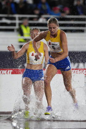 260829 Julia Samuelsson and Majken Söderlund Larsson of Sweden competes in women™s 3000m steeplechase during day 1 of the athletics gala Finnkampen on August 29, 2026 in Helsinki. Photo: Kalle Parkkinen BILDBYRAN COP 18 XY0124 friidrott athletics friidrett finnkampen day 1 bbeng dag 1 Copyright: KALLExPARKKINEN BB260829ZH011