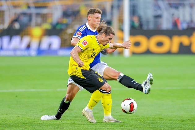 2026.08.29, xkwix, Fußball, Bundesliga, Borussia Dortmund - Hamburger SV, Signal Iduna Park, 1.Spieltag, Saison 2026 2027: Marcel Sabitzer (Borussia Dortmund 20) im Zweikampf gegen Nicolai Remberg (Hamburger SV 21) DFB regulations prohibit any use of photographs as image sequences and or quasi-video. Photo: xKamilxWilkowskixPressefotoKochx Nordrhein-Westfalen Deutschland