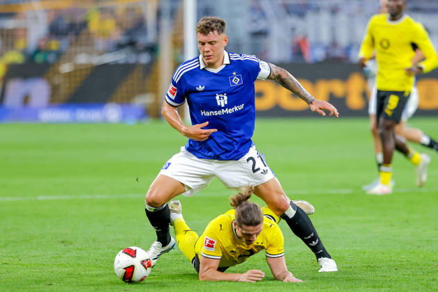 2026.08.29, xkwix, Fußball, Bundesliga, Borussia Dortmund - Hamburger SV, Signal Iduna Park, 1.Spieltag, Saison 2026 2027: Marcel Sabitzer (Borussia Dortmund 20) im Zweikampf gegen Nicolai Remberg (Hamburger SV 21) DFB regulations prohibit any use of photographs as image sequences and or quasi-video. Photo: xKamilxWilkowskixPressefotoKochx Nordrhein-Westfalen Deutschland
