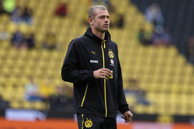 2026.08.29, xkwix, Fußball, Bundesliga, Borussia Dortmund - Hamburger SV, Signal Iduna Park, 1.Spieltag, Saison 2026 2027: Julian Ryerson (Borussia Dortmund 26) vor dem Spiel mit Kaffee in der Hand DFB regulations prohibit any use of photographs as image sequences and or quasi-video. Photo: xKamilxWilkowskixPressefotoKochx Nordrhein-Westfalen Deutschland