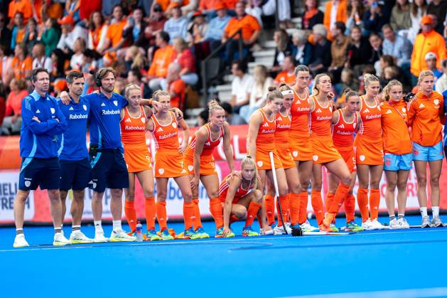 AMSTELVEEN, 29-08-2026, Wagener Stadion, FIH Hockey World Cup 2026 Women, 2026. Stijn Jolie, Robert Tigges, Renee van Laarhoven, Xan de Waard, Joosje Burg, Luna Fokke, Marleen Jochems, Pien Dicke, Rosa Fernig, Sanne Koolen, Lisa Post, Guusje Moes, Eline Jansen, Daantje de Kruijf during the game Netherlands - Argentina (women). Netherlands - Argentina (women) x206222368x Copyright:
