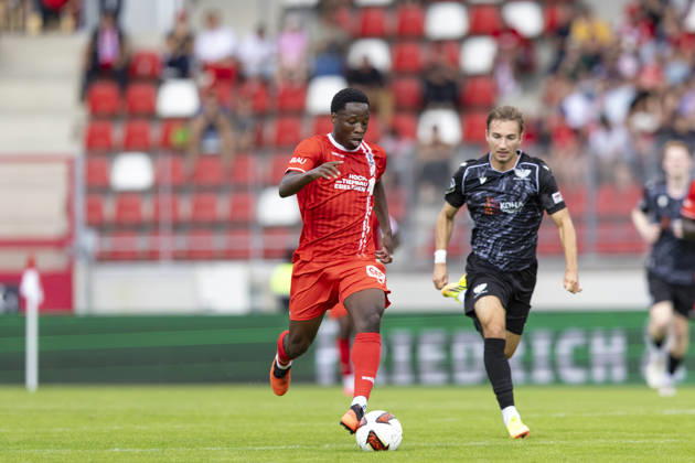 Regionalliga Nordost: FC Rot-Weiß Erfurt vs. BFC Preussen; Erfurt; 29.08.2026 Benjika Caciel ( 8; FC Rot-Weiß Erfurt) gegen Luca Romeo Butkovic ( 14; BFC Preussen) Regionalliga Nordost: FC Rot-Weiß Erfurt vs. BFC Preussen; Steigerwaldstadion Erfurt; 29.08.2026 Copyright: xBEAUTIFULxSPORTS Duehringx