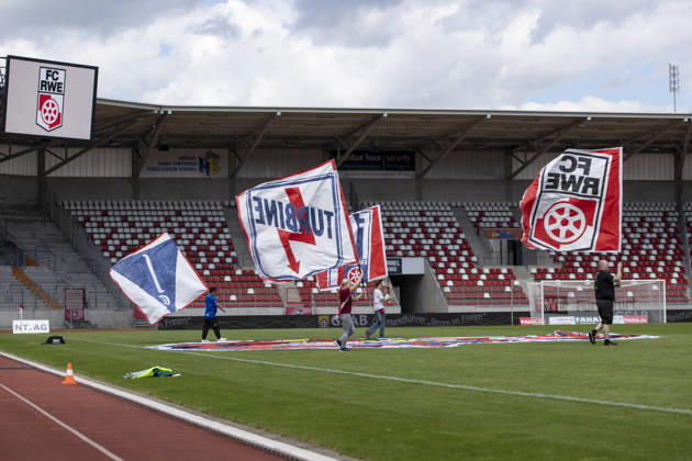 Regionalliga Nordost: FC Rot-Weiß Erfurt vs. BFC Preussen; Erfurt; 29.08.2026 Fahnenträger FC Rot-Weiß Erfurt Regionalliga Nordost: FC Rot-Weiß Erfurt vs. BFC Preussen; Steigerwaldstadion Erfurt; 29.08.2026 Copyright: xBEAUTIFULxSPORTS Duehringx