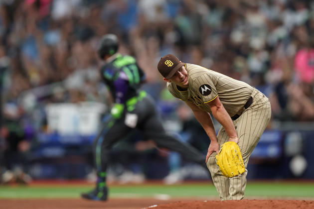 August 29, 2026, St. Petersburg, Florida, USA: San Diego Padres pitcher WALKER BUEHLER (10) looks on after allowing a homerun to Tampa Bay Rays third baseman JUNIOR CAMINERO (13). The Tampa Bay Rays hosted the San Diego Padres at Tropicana Field in St. Petersburg, FL. St. Petersburg USA - ZUMAm299 20260829_znp_m299_028 Copyright: xTaylorxMcFeex