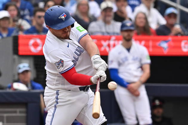 August 29, 2026, Toronto, On, Canada: Toronto Blue Jays Alejandro Kirk (30) hits an RBI single against the Seattle Mariners during sixth inning MLB, Baseball Herren, USA baseball action in Toronto on Saturday, Aug. 29, 2026. Canada News - August 29, 2026  - ZUMAc35_ 20260829_zaf_c35_133 Copyright: xJonxBlackerx