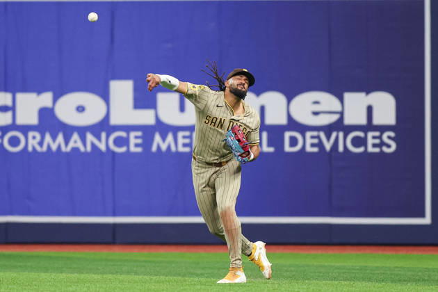 August 29, 2026, St. Petersburg, Florida, USA: San Diego Padres right fielder FERNANDO TATIS JR. (23) throws the ball from the outfield during a game against Tampa Bay Rays. The Tampa Bay Rays hosted the San Diego Padres at Tropicana Field in St. Petersburg, FL. MLB, Baseball Herren, USA 2026: San Diego Padres 6:7 Tampa Bay Rays  - ZUMAm299 20260829_znp_m299_004 Copyright: xTaylorxMcFeex