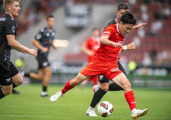 FUSSBALL REGIONALLIGA NORDOST - SAISON 2026-2027 - 7. SPIELTAG FC ROT WEISS ERFURT - BFC PREUSSEN ** NUR FÜR REDAKTIONELLE ZWECKE ** EDITORIAL USE ONLY **<p>29 08 2026-Erfurt: Fussball Regionalliga Nordost 7. Spieltag Saison 2026-2027 Steigerwaldstadion FC Rot Weiss Erfurt - BFC Preussen im Foto: Hinata Gonda 34 (FC Rot-Weiß Erfurt) ( Deutschland Thueringen Erfurt Copyright: SaschaxFromm
