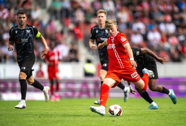 FUSSBALL REGIONALLIGA NORDOST - SAISON 2026-2027 - 7. SPIELTAG FC ROT WEISS ERFURT - BFC PREUSSEN ** NUR FÜR REDAKTIONELLE ZWECKE ** EDITORIAL USE ONLY **<p>29 08 2026-Erfurt: Fussball Regionalliga Nordost 7. Spieltag Saison 2026-2027 Steigerwaldstadion FC Rot Weiss Erfurt - BFC Preussen im Foto: Marco Wolf 10 (FC Rot-Weiß Erfurt) ( Deutschland Thueringen Erfurt Copyright: SaschaxFromm