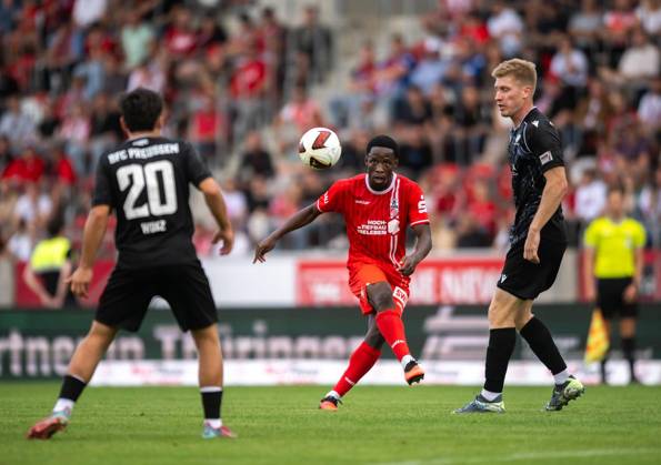 FUSSBALL REGIONALLIGA NORDOST - SAISON 2026-2027 - 7. SPIELTAG FC ROT WEISS ERFURT - BFC PREUSSEN ** NUR FÜR REDAKTIONELLE ZWECKE ** EDITORIAL USE ONLY **<p>29 08 2026-Erfurt: Fussball Regionalliga Nordost 7. Spieltag Saison 2026-2027 Steigerwaldstadion FC Rot Weiss Erfurt - BFC Preussen im Foto: Benjika Caciel 8 (FC Rot-Weiß Erfurt) ( Deutschland Thueringen Erfurt Copyright: SaschaxFromm