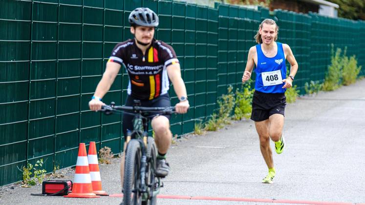 28. RWW-Ruhrauenlauf in Mülheim ** NUR FÜR REDAKTIONELLE ZWECKE ** EDITORIAL USE ONLY **<p>Gewinner 14:15 Uhr 5-km-Jogginglauf 28. RWW-Ruhrauenlauf in den Ruhrauen am Samstag, 29. August 2026 in Mülheim.¨ Deutschland NRW Mülheim Copyright: ChristophxWojtyczka
