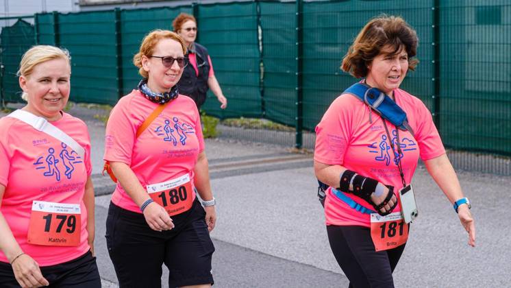 28. RWW-Ruhrauenlauf in Mülheim ** NUR FÜR REDAKTIONELLE ZWECKE ** EDITORIAL USE ONLY **<p>14:30 Uhr 5-km-Walking Nordic Walking (ohne Wertung) 28. RWW-Ruhrauenlauf in den Ruhrauen am Samstag, 29. August 2026 in Mülheim.¨ Deutschland NRW Mülheim Copyright: ChristophxWojtyczka