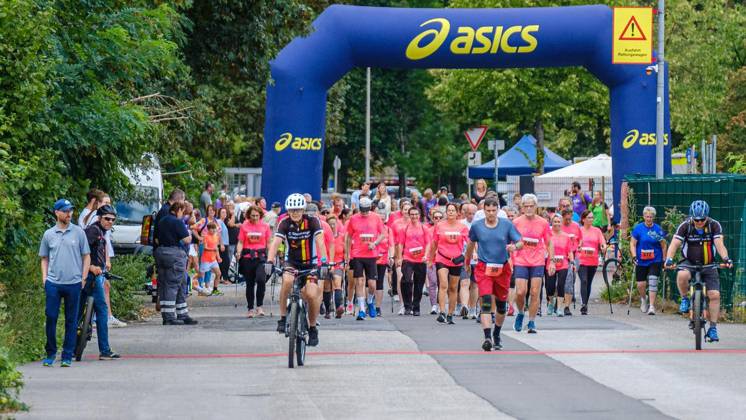 28. RWW-Ruhrauenlauf in Mülheim ** NUR FÜR REDAKTIONELLE ZWECKE ** EDITORIAL USE ONLY **<p>14:30 Uhr 5-km-Walking Nordic Walking (ohne Wertung) 28. RWW-Ruhrauenlauf in den Ruhrauen am Samstag, 29. August 2026 in Mülheim.¨ Deutschland NRW Mülheim Copyright: ChristophxWojtyczka