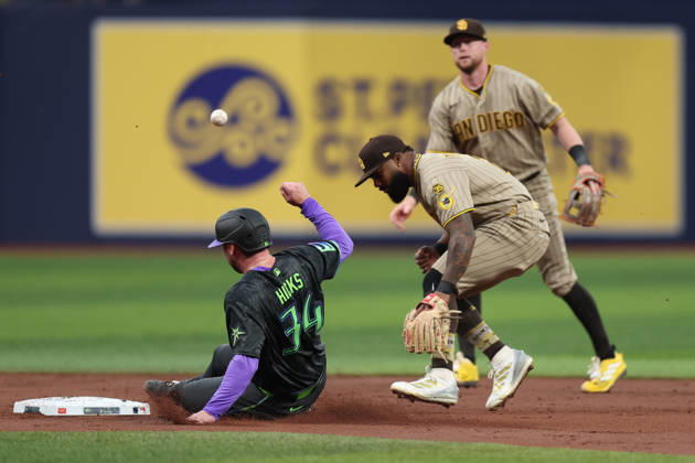 August 29, 2026, St. Petersburg, Florida, USA: Tampa Bay Rays catcher LIAM HICKS (34) slides into second base against the San Diego Padres. The Tampa Bay Rays hosted the San Diego Padres at Tropicana Field in St. Petersburg, FL. MLB, Baseball Herren, USA 2026: San Diego Padres 6:7 Tampa Bay Rays  - ZUMAm299 20260829_znp_m299_042 Copyright: xTaylorxMcFeex