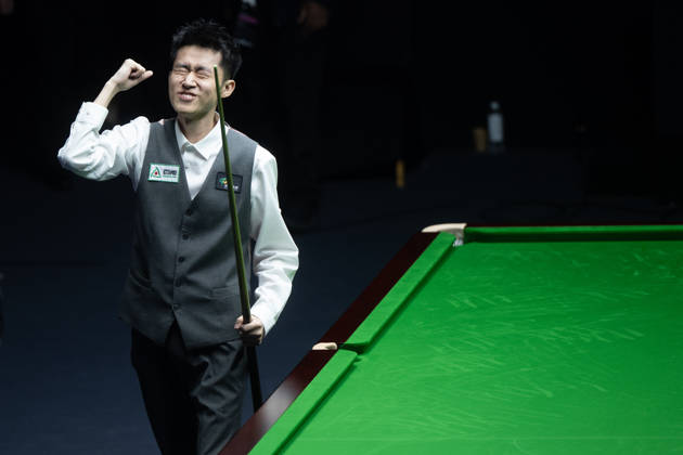 (260830) -- WUHAN, Aug. 30, 2026 -- Chang Bingyu celebrates after winning the final match between Zhao Xintong of China and Chang Bingyu of China at Wuhan Open 2026 snooker tournament in Wuhan, central China s Hubei Province, Aug. 29, 2026. ) (SP)CHINA-SNOOKER-WUHAN OPEN (CN) XiaoxYijiu 