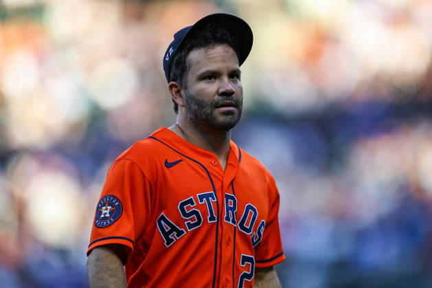MLB, Baseball Herren, USA Houston Astros Vs. New York Mets Houston Astros second baseman Jose Altuve 27 comes off the field during the seventh inning of a baseball game against the New York Mets at Citi Field in Flushing, New York, on August 29, 2026. Flushing New York United States  Copyright: xGordonxDonovanx originalFilename:donovan-mlbhoust260829_npBHW.jpg