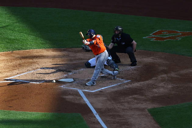 MLB, Baseball Herren, USA Houston Astros Vs. New York Mets Houston Astros Christian Vazquez 2 bats during the second inning of a baseball game against the New York Mets at Citi Field in Flushing, New York, on August 29, 2026. Flushing New York United States  Copyright: xGordonxDonovanx originalFilename:donovan-mlbhoust260829_npaiv.jpg