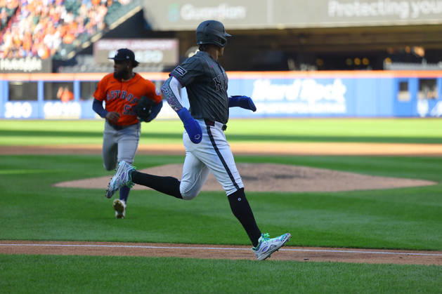 MLB, Baseball Herren, USA Houston Astros Vs. New York Mets New York Mets Juan Soto 22 scores during the fifth inning of a baseball game against the Houston Astros at Citi Field in Flushing, New York, on August 29, 2026. Flushing New York United States  Copyright: xGordonxDonovanx originalFilename:donovan-mlbhoust260829_npTFY.jpg