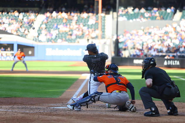 MLB, Baseball Herren, USA Houston Astros Vs. New York Mets New York Mets Juan Soto 22 singles to drive in a run during the fifth inning of a baseball game against the Houston Astros at Citi Field in Flushing, New York, on August 29, 2026. Flushing New York United States  Copyright: xGordonxDonovanx originalFilename:donovan-mlbhoust260829_npxE5.jpg