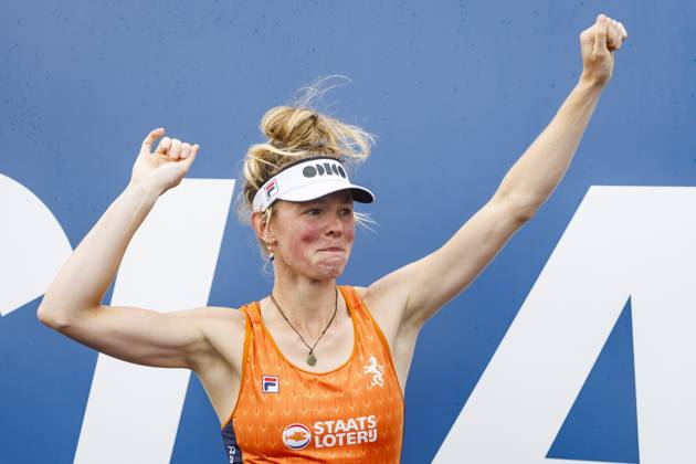 AMSTERDAM - Karoline Florijn celebrates first place in the women s single scull event on the seventh day of the World Rowing Championships at the Bosbaan in the Amsterdam Forest. IRIS VAN DEN BROEK ANP xVIxANPxSportx xxANPxIVx 566594342 originalFilename: 566594342.jpg