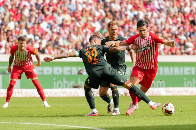 1. Bundesliga: SC Freiburg vs SV Werder Bremen, 30.08.2026 Kampf um den Ball zwischen Marco Friedl (SV Werder Bremen, 32) und Igor MatanoviÄ‡ (SC Freiburg, 31) 1. Bundesliga: SC Freiburg vs SV Werder Bremen, Europa-Park-Stadion, 30.08.2026 DFB DFL REGULATIONS PROHIBIT ANY USE OF PHOTOGRAPHS AS IMAGE SEQUENCES AND OR QUASI-VIDEO. Copyright: xBEAUTIFULxSPORTS Boscox