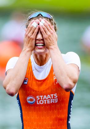 AMSTERDAM - Roos de Jong after the mixed double sculls final on the seventh and final day of the World Rowing Championships at the Bosbaan in the Amsterdam Forest. IRIS VAN DEN BROEK ANP xVIxANPxSportx xxANPxIVx 566598328 originalFilename: 566598328.jpg
