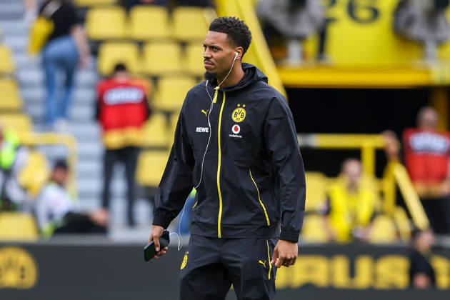 2026.08.29, xkwix, Fußball, Bundesliga, Borussia Dortmund - Hamburger SV, Signal Iduna Park, 1.Spieltag, Saison 2026 2027: Felix Nmecha (Borussia Dortmund 8) vor Spielbeginn im Trainingsanzug und Kopfhoerern an DFB regulations prohibit any use of photographs as image sequences and or quasi-video. Photo: xKamilxWilkowskixPressefotoKochx Nordrhein-Westfalen Deutschland