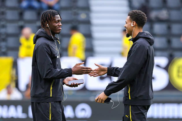2026.08.29, xkwix, Fußball, Bundesliga, Borussia Dortmund - Hamburger SV, Signal Iduna Park, 1.Spieltag, Saison 2026 2027: Felix Nmecha (Borussia Dortmund 8) und Joane Gadou (Borussia Dortmund 22) begruessen sich mit Handschlag DFB regulations prohibit any use of photographs as image sequences and or quasi-video. Photo: xKamilxWilkowskixPressefotoKochx Nordrhein-Westfalen Deutschland