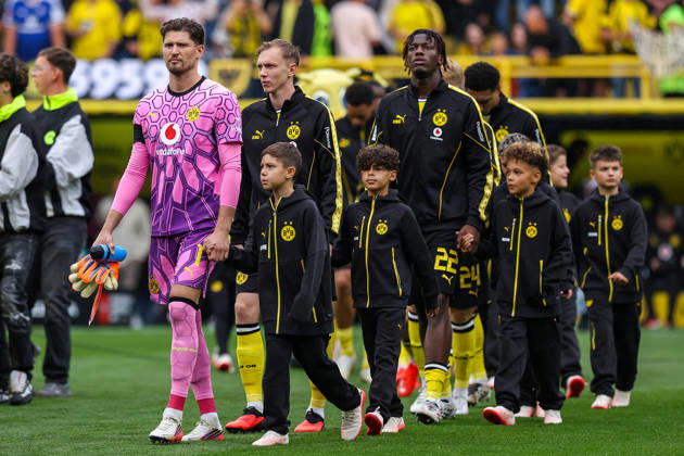 2026.08.29, xkwix, Fußball, Bundesliga, Borussia Dortmund - Hamburger SV, Signal Iduna Park, 1.Spieltag, Saison 2026 2027: Spieler von Dortmund angefuehrt v.L. von Gregor Kobel (Borussia Dortmund 1) laufen auf den Platz vor Spielbeginn DFB regulations prohibit any use of photographs as image sequences and or quasi-video. Photo: xKamilxWilkowskixPressefotoKochx Nordrhein-Westfalen Deutschland