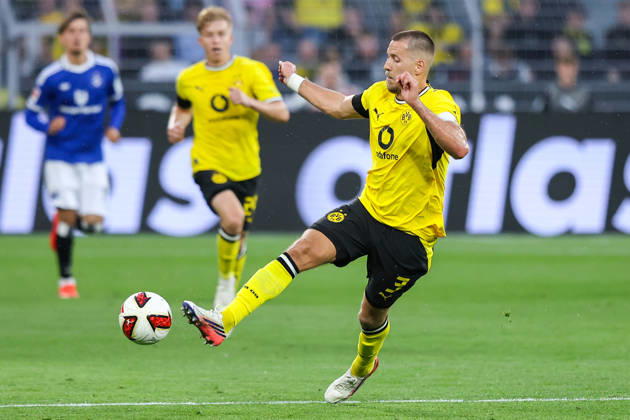 2026.08.29, xkwix, Fußball, Bundesliga, Borussia Dortmund - Hamburger SV, Signal Iduna Park, 1.Spieltag, Saison 2026 2027: Waldemar Anton (Borussia Dortmund 3) DFB regulations prohibit any use of photographs as image sequences and or quasi-video. Photo: xKamilxWilkowskixPressefotoKochx Nordrhein-Westfalen Deutschland