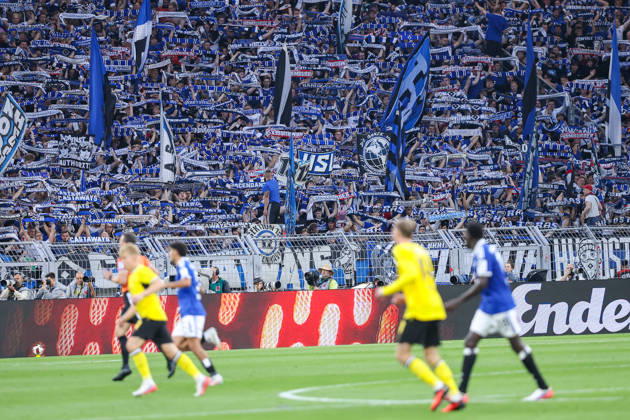 2026.08.29, xkwix, Fußball, Bundesliga, Borussia Dortmund - Hamburger SV, Signal Iduna Park, 1.Spieltag, Saison 2026 2027: Hamburger Fans mit Schals und Fahnen im Gaestebereich DFB regulations prohibit any use of photographs as image sequences and or quasi-video. Photo: xKamilxWilkowskixPressefotoKochx Nordrhein-Westfalen Deutschland