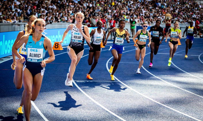 ISTAF 2026; Berlin, 30.08.2026 Licht- und Schattenspiel kurz nach dem Start des 800m-Laufs der Frauen: Die Läuferinnen - im Fokus Smilla KOLBE (GER Germany) - zeichnen sich als Schattenwürfe im Sonnenlicht auf der Laufbahn des Olympiastadions ab; ISTAF Berlin am 30.08.2026 im Olympiastadion in Berlin (Deutschland). Copyright: xBEAUTIFULxSPORTS R.xSchmittx