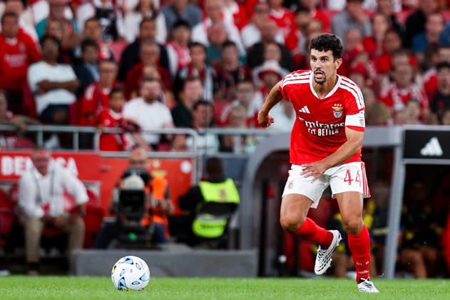 SL Benfica v Estoril Praia SAD - Liga Portugal BetClic 2026 2027 Tomas Araujo 44, defesa central do SL Benfica durante a partida entre SL Benfica v Estoril Praia SAD, para a Liga Portugal BetClic 2026 2027 no Estadio da Luz, Portugal (Foto de Diogo Faria Reis Avant Sports) Lisboa Estadio Jose Alvalde Lisboa Portugal Copyright: xDiogoxFariaxReis AvantxSportsx