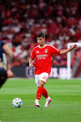 SL Benfica v Estoril Praia SAD - Liga Portugal BetClic 2026 2027 Samuel Dahl 26, lateral do SL Benfica durante a partida entre SL Benfica v Estoril Praia SAD, para a Liga Portugal BetClic 2026 2027 no Estadio da Luz, Portugal (Foto de Diogo Faria Reis Avant Sports) Lisboa Estadio Jose Alvalde Lisboa Portugal Copyright: xDiogoxFariaxReis AvantxSportsx