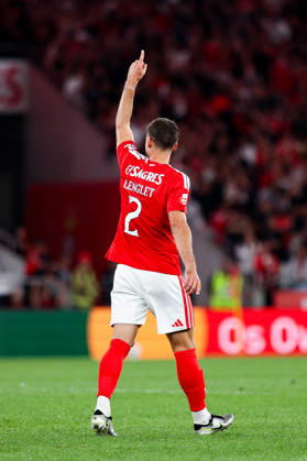SL Benfica v Estoril Praia SAD - Liga Portugal BetClic 2026 2027 Clement Lenglet, do SL Benfica, marca durante a partida entre SL Benfica v Estoril Praia SAD, para a Liga Portugal BetClic 2026 2027 no Estadio da Luz, Portugal (Foto de Diogo Faria Reis Avant Sports) Lisboa Estadio Jose Alvalde Lisboa Portugal Copyright: xDiogoxFariaxReis AvantxSportsx