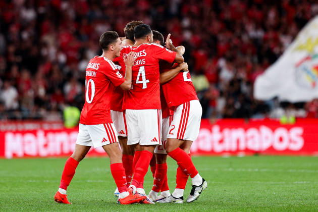 SL Benfica v Estoril Praia SAD - Liga Portugal BetClic 2026 2027 Clement Lenglet, do SL Benfica, marca e celebra com Joao Palhinha durante a partida entre SL Benfica v Estoril Praia SAD, para a Liga Portugal BetClic 2026 2027 no Estadio da Luz, Portugal (Foto de Diogo Faria Reis Avant Sports) Lisboa Estadio Jose Alvalde Lisboa Portugal Copyright: xDiogoxFariaxReis AvantxSportsx