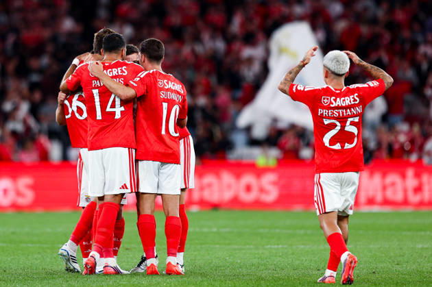 SL Benfica v Estoril Praia SAD - Liga Portugal BetClic 2026 2027 Clement Lenglet, do SL Benfica, marca e celebra com Joao Palhinha durante a partida entre SL Benfica v Estoril Praia SAD, para a Liga Portugal BetClic 2026 2027 no Estadio da Luz, Portugal (Foto de Diogo Faria Reis Avant Sports) Lisboa Estadio Jose Alvalde Lisboa Portugal Copyright: xDiogoxFariaxReis AvantxSportsx