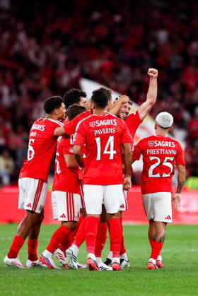 SL Benfica v Estoril Praia SAD - Liga Portugal BetClic 2026 2027 Clement Lenglet, do SL Benfica, marca e celebra com Joao Palhinha durante a partida entre SL Benfica v Estoril Praia SAD, para a Liga Portugal BetClic 2026 2027 no Estadio da Luz, Portugal (Foto de Diogo Faria Reis Avant Sports) Lisboa Estadio Jose Alvalde Lisboa Portugal Copyright: xDiogoxFariaxReis AvantxSportsx